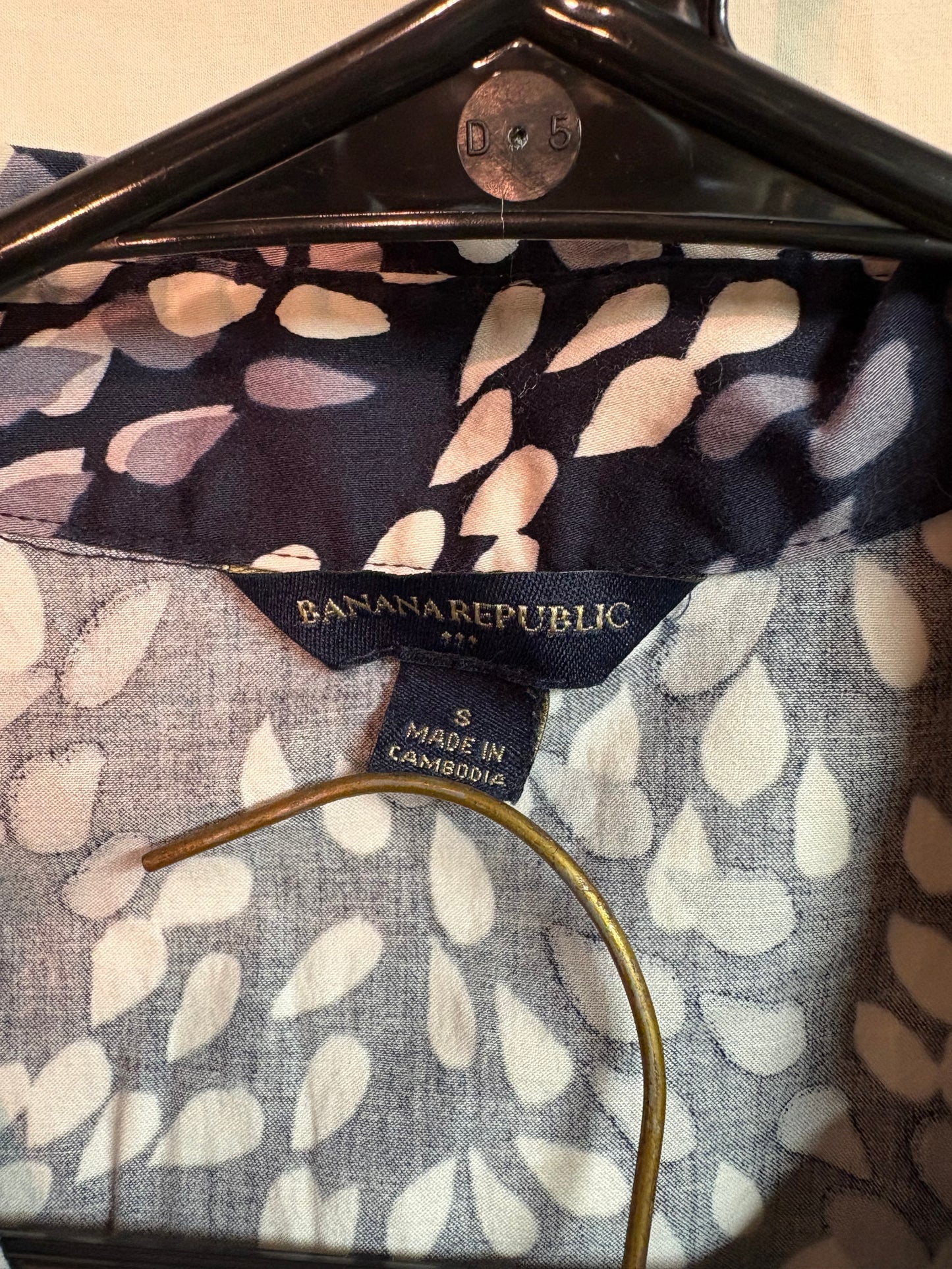 Banana Republic Sleeveless Shirt