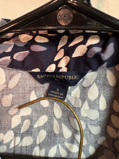 Banana Republic Sleeveless Shirt