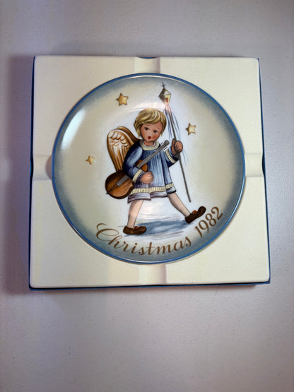 Lot of 3 1980's Christmas Hummel Collector Plates