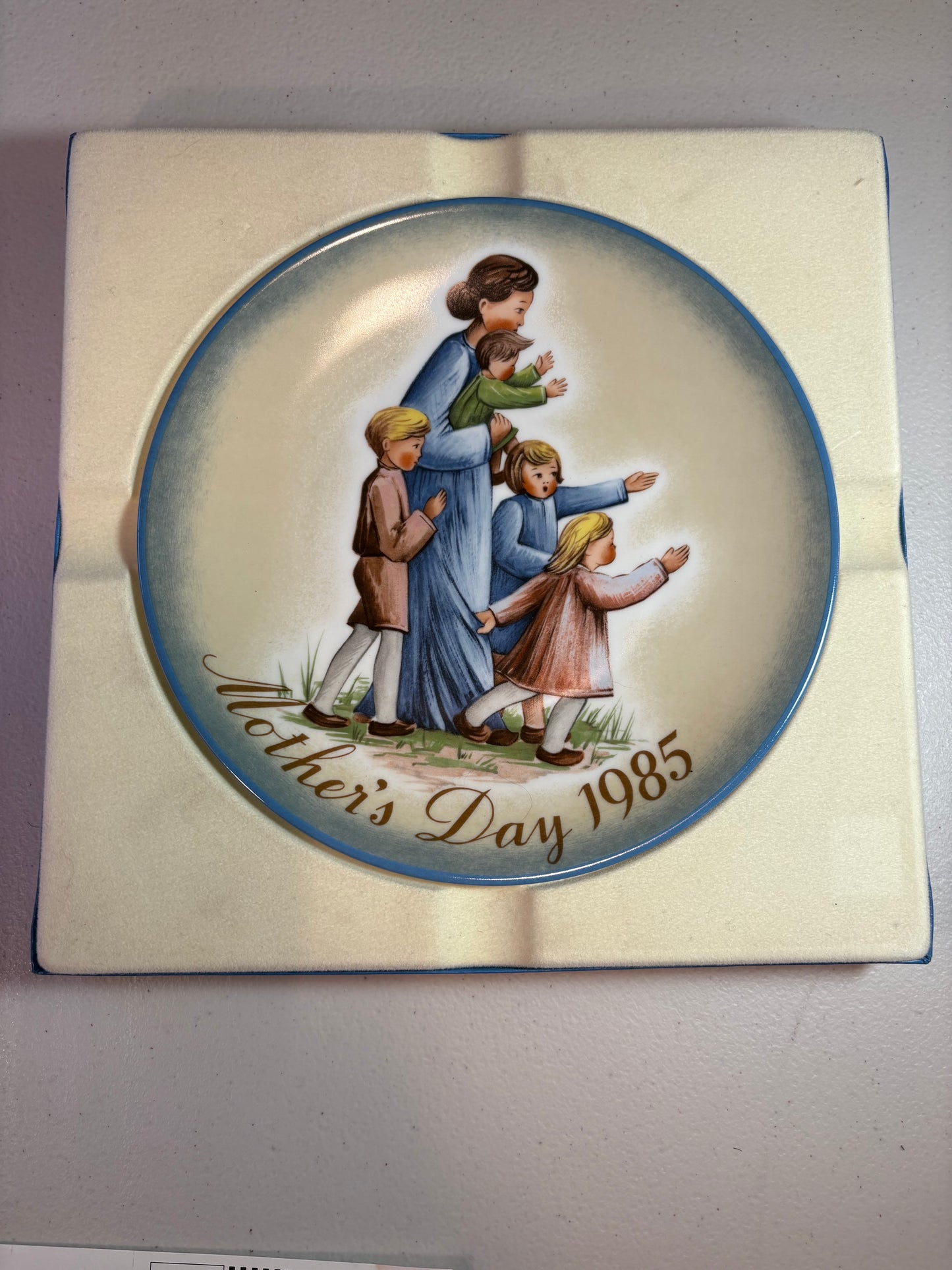 Lot of 3 Vintage 1980's Hummel Mothers Day Collector Plates