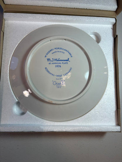 Lot of 2 Vintage 1970's M.J. Hummel Annual Collector Plates