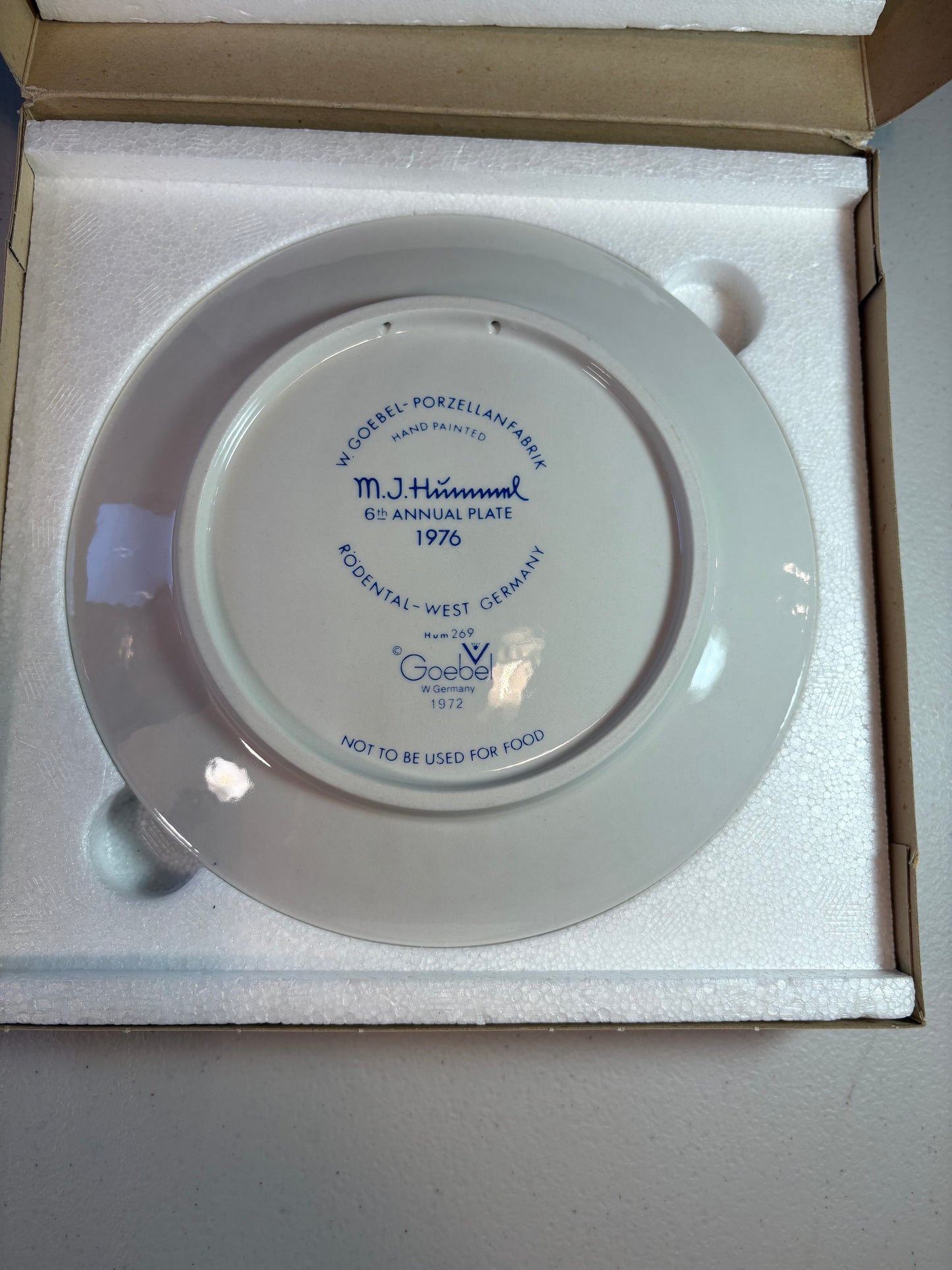Lot of 2 Vintage 1970's M.J. Hummel Annual Collector Plates