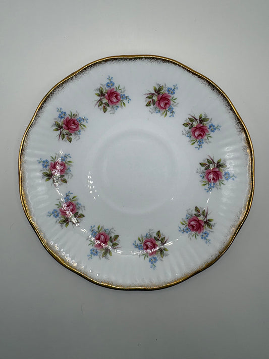 Vintage Elizabethan Fine Bone China Saucer in Hampshire Pattern