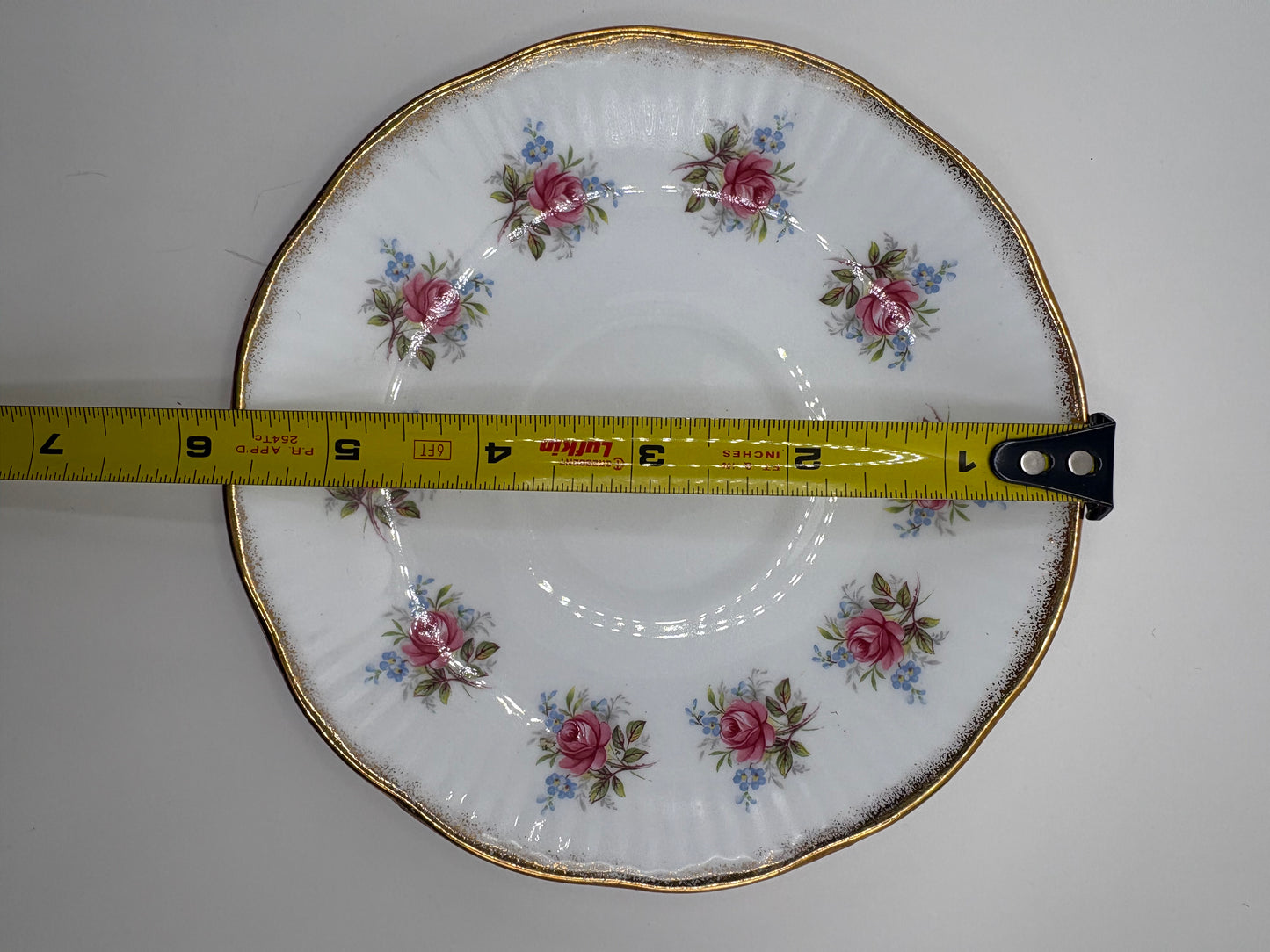 Vintage Elizabethan Fine Bone China Saucer in Hampshire Pattern