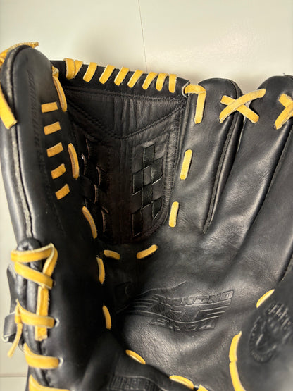 Nike Diamond Elite RHT Baseball Glove