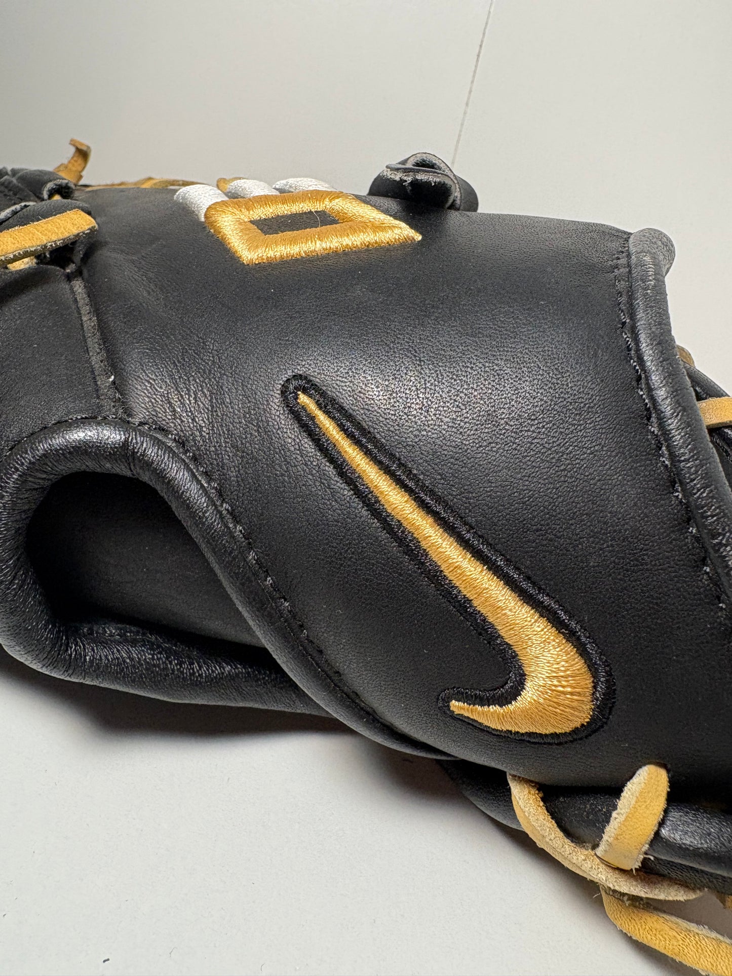 Nike Diamond Elite RHT Baseball Glove